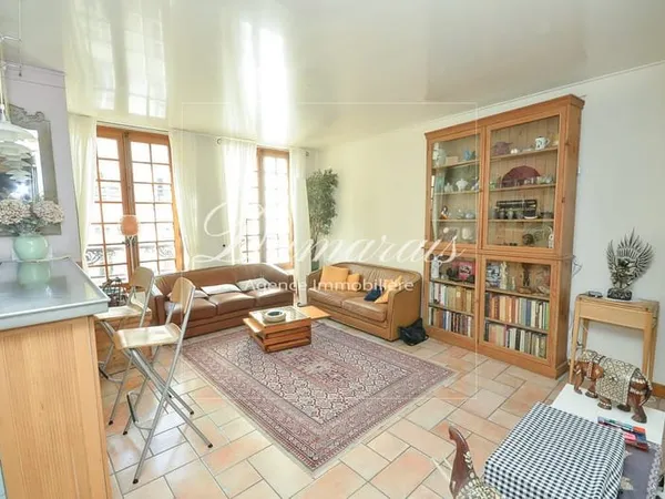 75004 Paris - 5 PIECES AVEC TERRASSE -