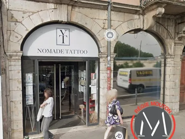 Local commercial 164 m²
