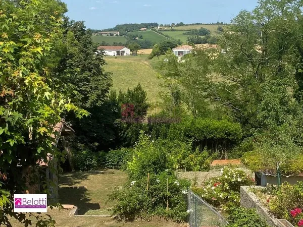 VUE DÉGAGÉE SUR LES VALLONS
