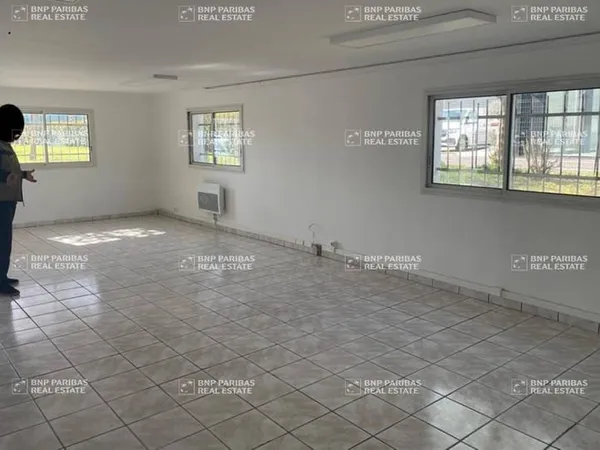 Local commercial 150 m²