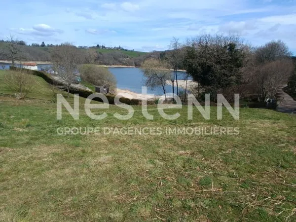 Rare, Au Rouget Pers, à vendreTerrain d'exception viabilisé avec vue sur le lac ,1 790 m².