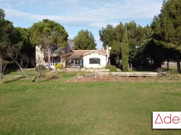 Maison 8 pièces 300 m²