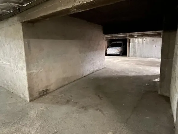 Parking/box Nice