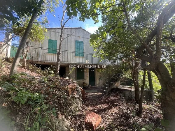 Vente mazet à renover sur un terrain constructible et divisible