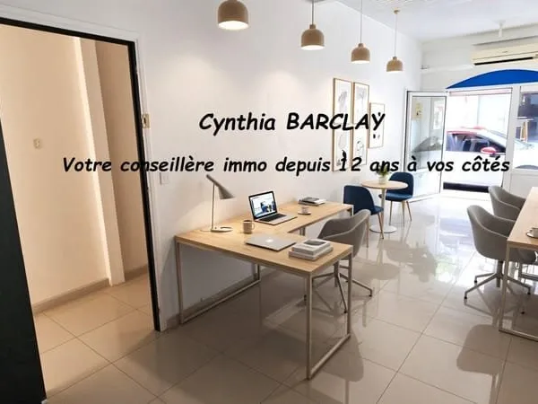 Bureau et espace de travail Vente Fort-de-France 2p 27m² 88000€