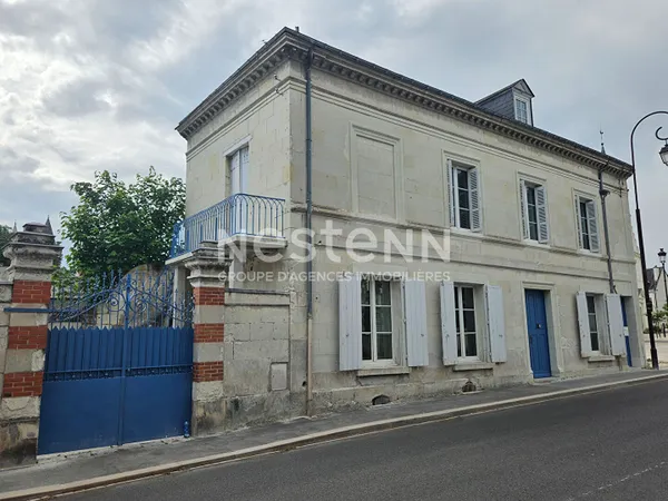 Maison de caractère entièrement rénovée à louer en hyper centre Loches