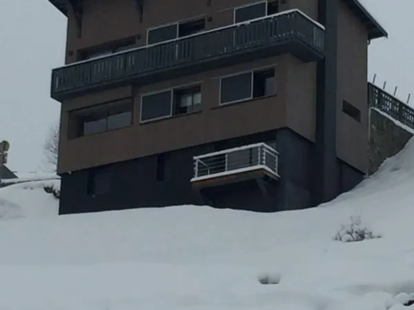 CHALET 150 m2-Saint-Lary-Soulan - Pla d'Adet - Front de neige- Terrain 1203m2 ( Constructible)