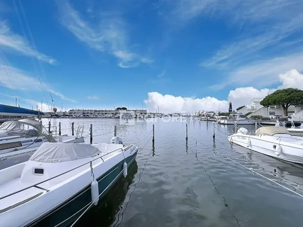 LE GRAU DU ROI - PORT CAMARGUE - MARINA P3 RENOVEE AVEC APPONTEMENT