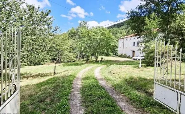 Château 9 pièces 288 m²