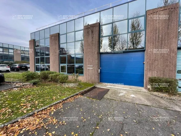 Local d'activité 561 m²
