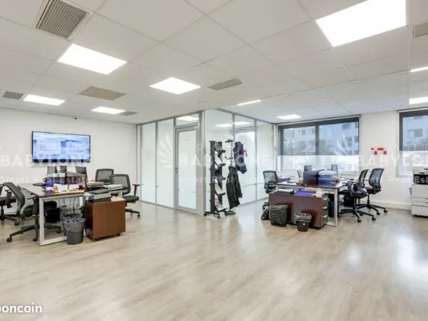 Bureaux 244 m²