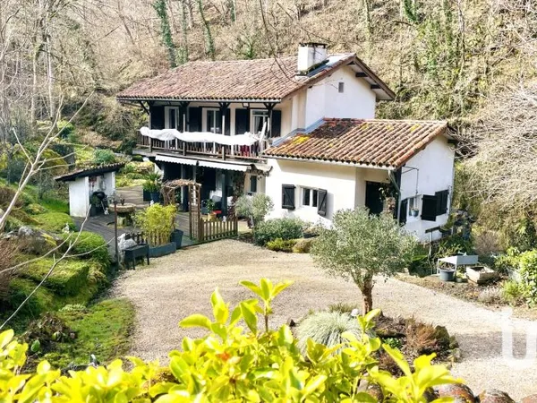 Maison 8 pièces 195 m²