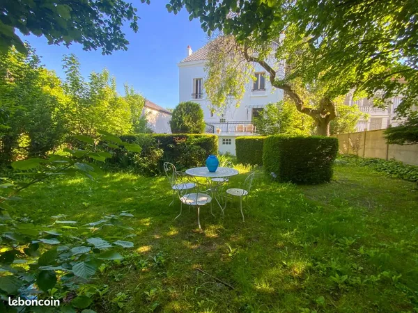 Maison 8 pièces 180 m²