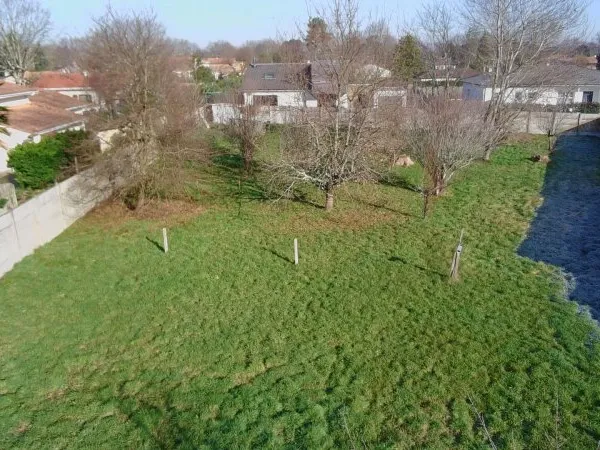 Saint Jean D Illac terrain constructible 812 m2