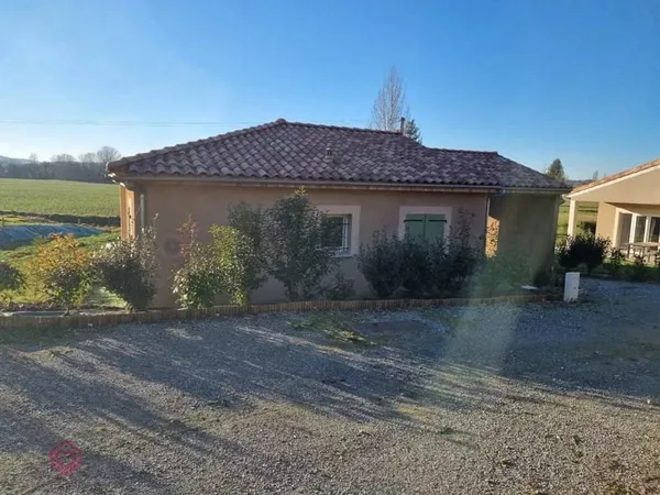 Maison compacte sur un complexe de golf avec belle vue