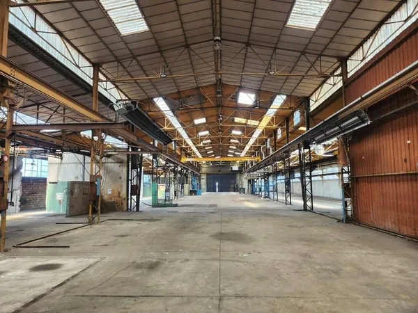 Entrepôt 3799 m²