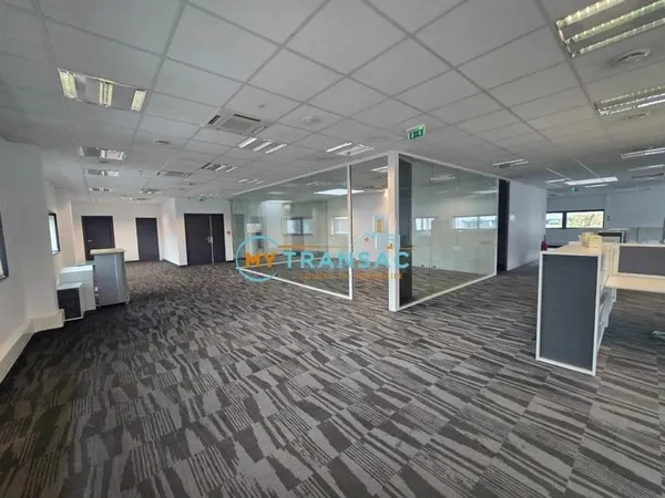 A LOUER - My Transac vous propose des lots de bureaux à Ivry sur Seine, aux portes de PARIS