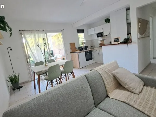 T2 meublé 51 m² - Saint-François - 900 CC