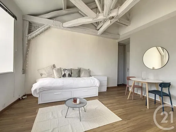 Studio 1 pièce 27 m²