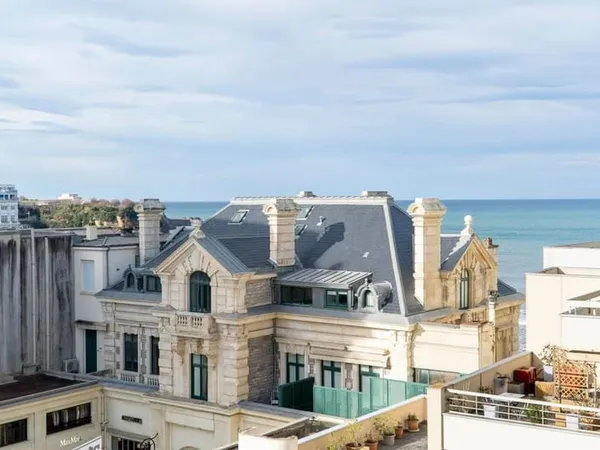 Un balcon sur la Grande Plage - Emplacement d'exception