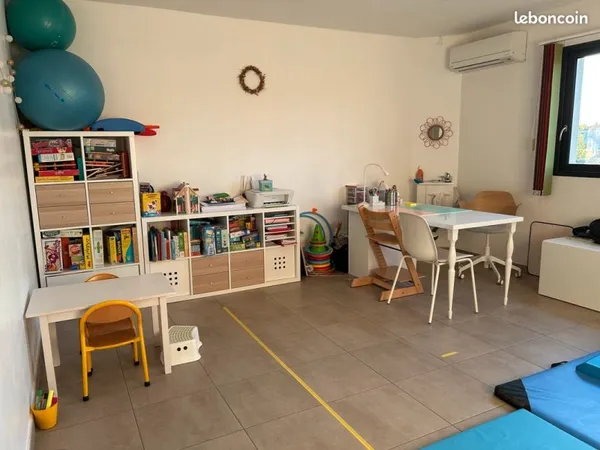 Bureau et espace de travail Location Calvisson 1p 20m² 580€