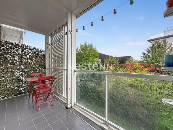 ISSY LES MOULINEAUX - QUARTIER FORT D'ISSY - Appartement 4 pièces avec 3 chambres et une terrasse