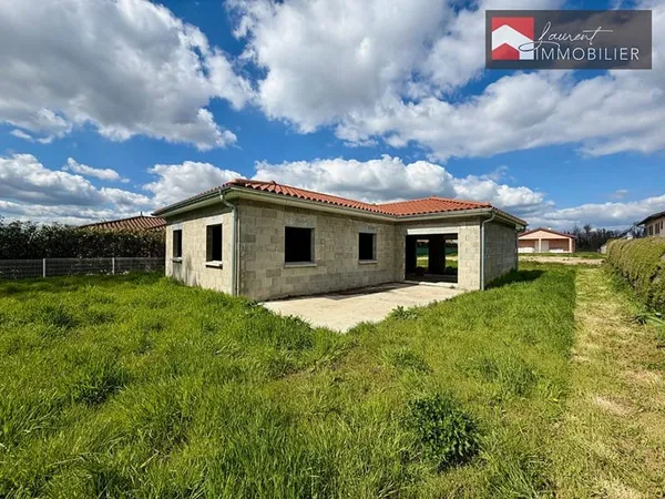 Villa plain pied avec construction à terminer, 113 m² environ - 5 minutes PONT DE VAUX