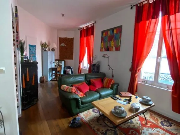 APPARTEMENT F3 TERRASSE CENTRE VILLE ANGOULEME TRES BON ETAT