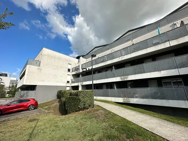 Villenave d'Ornon T2 rdc avec terrasse et parking