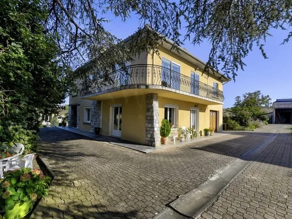 Maison Type T6 - 209m2 - Dépendance 100m2