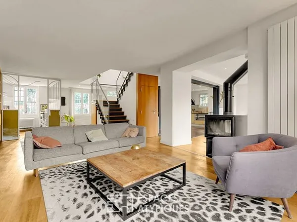 Maison rénovée avec piscine et dépendance au Pont des Demoiselles
