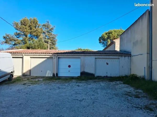 Garage fermé à louer sur Apt