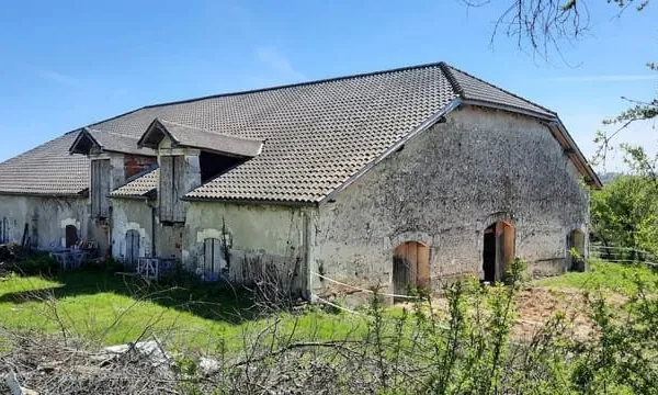 Belle grange avec CU dans un cadre paisible