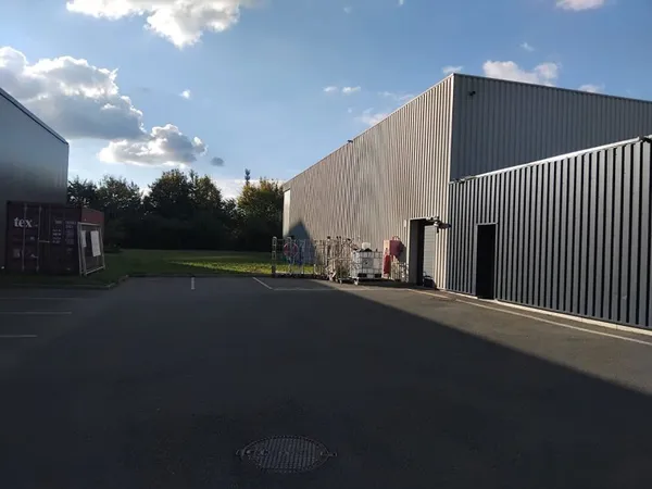 Local d'activité Brissac Quincé 800 m2