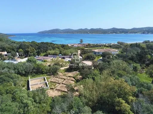 Terrain 1400 m²