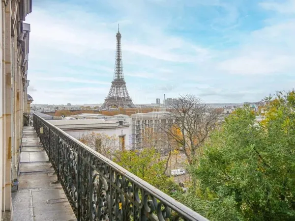Appartement 8 pièces 270 m²