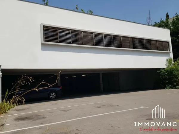 A vendre Montpellier Ouest immeuble professionnel