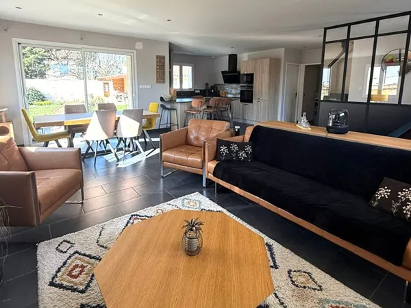 Maison de plain-pied 110 m² - 3 chambres - Jardin - Garage