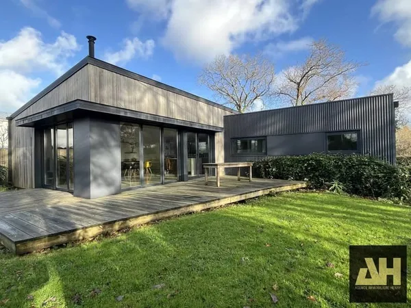 EXCLUSIVITÉ BREST - SUPERBE MAISON DE PLAIN PIED AUX LIGNES CONTEMPORAINES- OSSATURE BOIS-JOLI CADRE