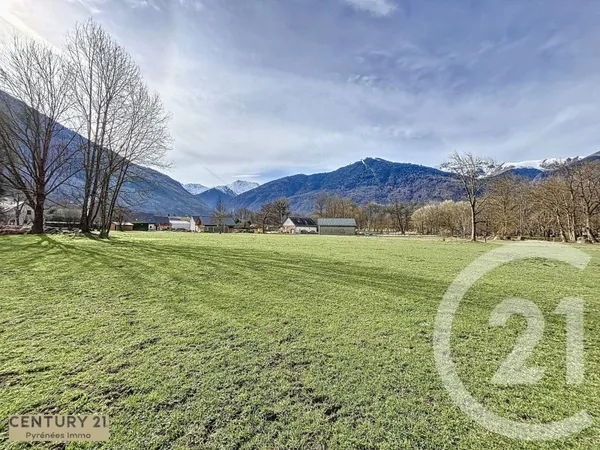 Terrain 8208 m²