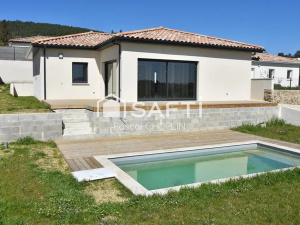 Magnifique villa lumineuse avec piscine et jolie vue