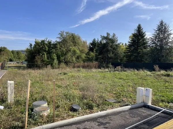 Terrain 679 m²