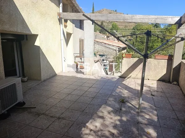Maison de village avec terrasse et garage