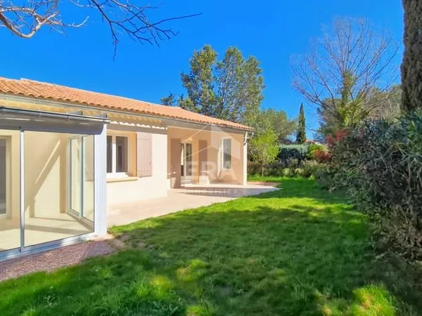 EYRAGUES - Maison de plain-pied 142 m2
