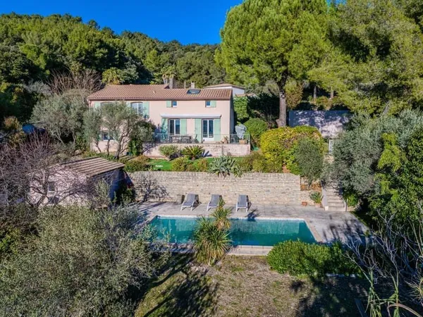Maison - 5 pièces - 163 m²