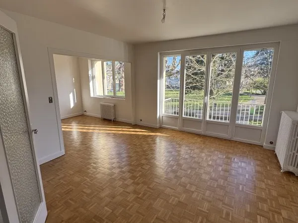 T3 69m² refait à neuf - 2 chambres - vue parc - balcon - parking
