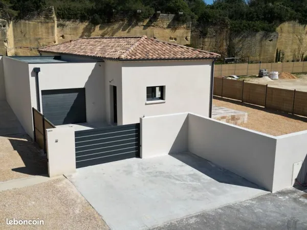 Maison neuve 5 pièces plain pieds, clés en mains, frais notaire réduits 9000 euros