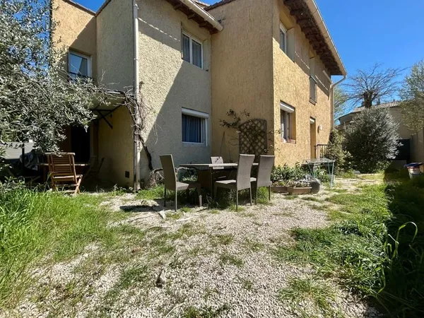 APPARTEMENT EN REZ DE JARDIN - T5 - L'ISLE SUR LA SORGUE