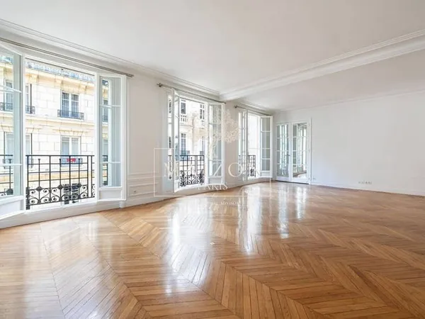 Appartement 6 pièces 184 m²