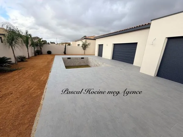 Villa 104 M2, 3 chambres terrain 410 M2, piscine